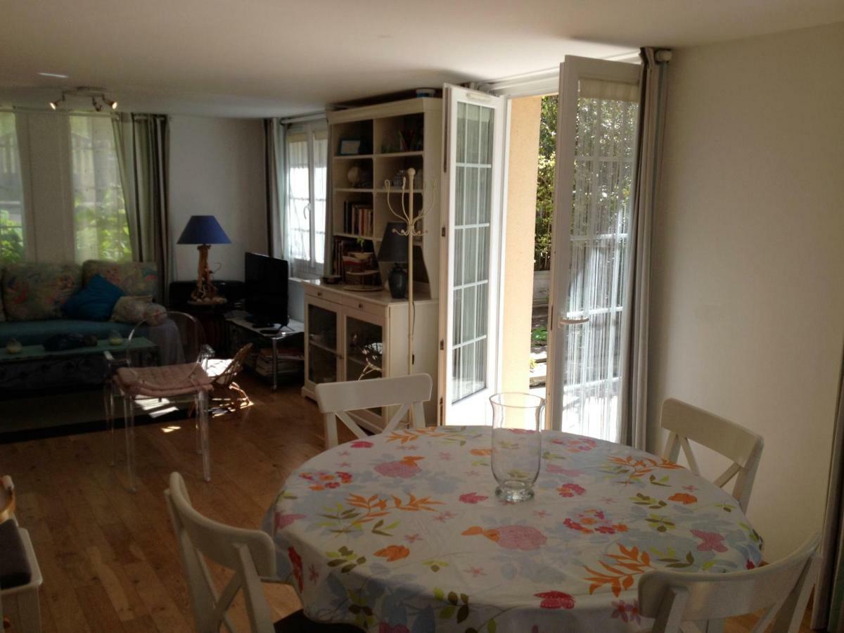 Appartements Et Gite Les Hauts De Sophia Трувил сюр Мер Екстериор снимка